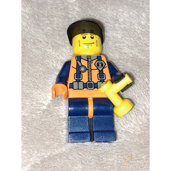 Lego Figures Motorcycle Police man and Construction worker - Picture 2 of 4